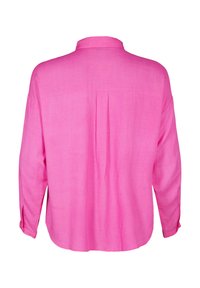 Ružičasta lanena košulja s dugim rukavima, dugmadi na manžetama, kragnom i središnjim pregibom na leđima za dodatnu teksturu i detalj dizajna.