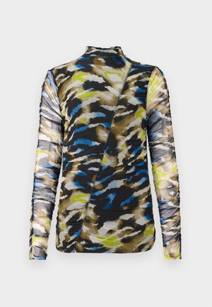 Tee-shirt à manches longues en tissu à motifs, présentant des tons de marron, bleu et vert lime, avec un design texturé et froncé et un col haut.