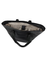 Sac fourre-tout en cuir noir avec surface texturée, deux poignées et un intérieur en tissu beige comportant un compartiment zippé et un logo.