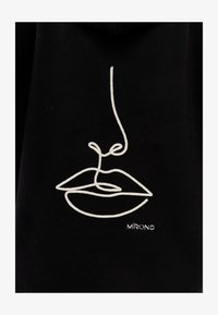 Unausgewählt, black