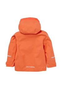 Oranje waterdichte jas met capuchon. Voorzien van reflecterende accenten op de mouwen en rug. Gladde textuur, rechte snit, merklogo aan de onderkant.