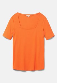 Haut à col carré, à manches courtes et côtelé, de couleur orange vif, avec une texture lisse et une coupe moderne.