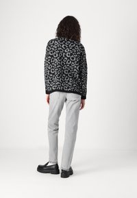 ONLY Tall ONLJADE PULLOVER  - Trui - black/medium grey