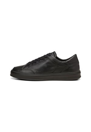 Schwarze Ledersneaker mit glatter Textur, abgerundeter Zehenpartie, Schnürverschluss, minimalen Perforationen an den Seiten und einer flachen Gummisohle.