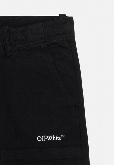 Черни къси панталони от плат с страничен джоб и бяло бродирано лого Off-White близо до подгъва.