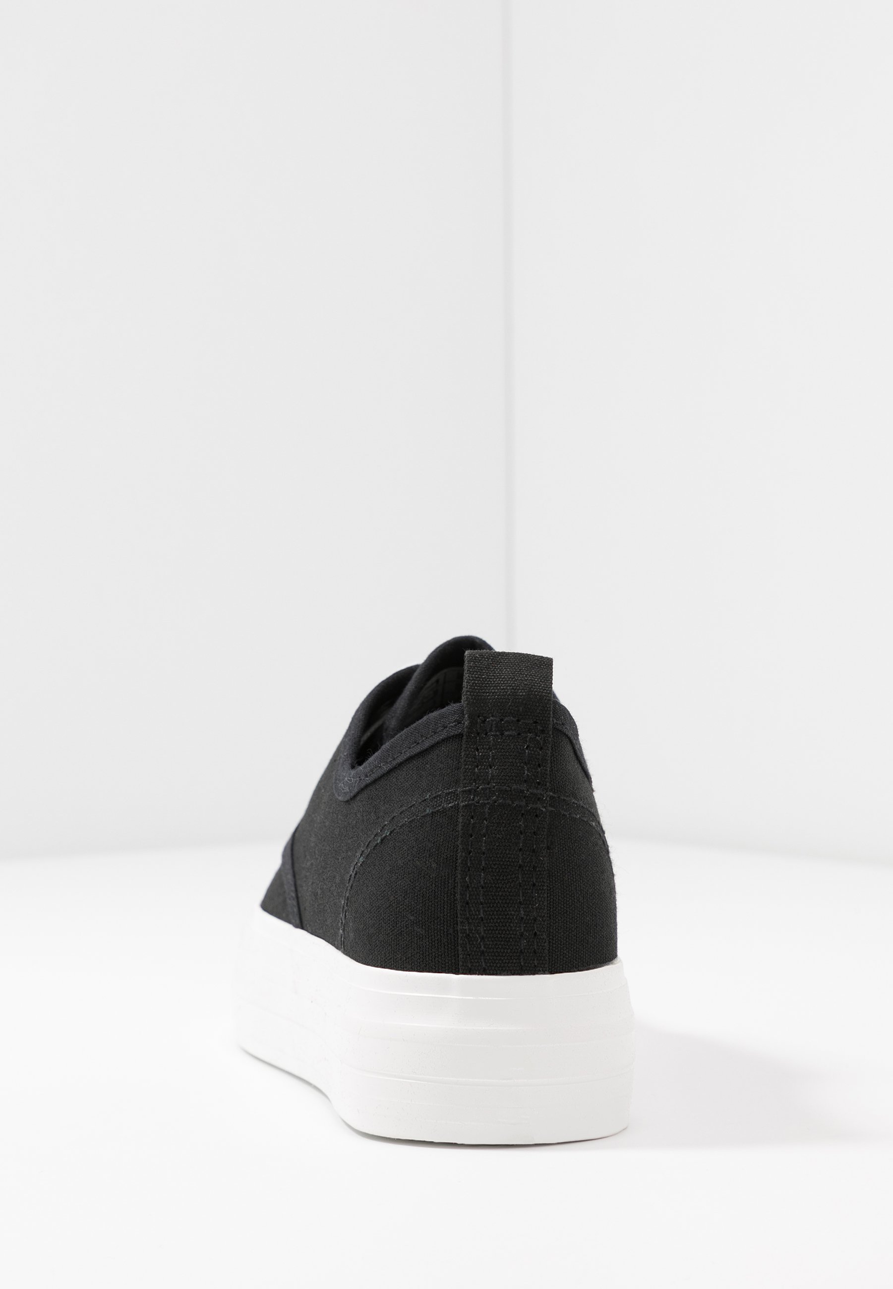 Femme Baskets basses Femme Baskets basses