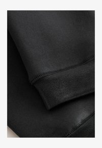 No seleccionado, black