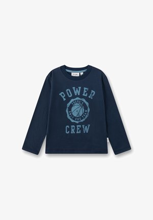 Marineblaues Langarm-T-Shirt aus Baumwolle mit rundem Ausschnitt, mit einem hellblauen Grafikdruck mit der Aufschrift "POWER CREW".