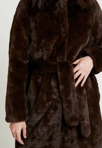 Dorothy Perkins Vinterkappa /-rock - brown