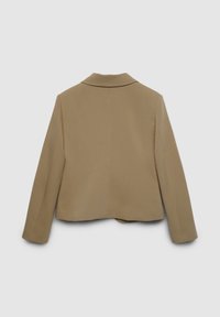 Blazer color kaki con design strutturato, rever a lancia e maniche lunghe. Tessuto liscio di peso medio con un aspetto minimalista.