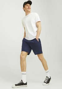 Jack & Jones JPSTACE SUMMER - Kratke hlače - navy blazer