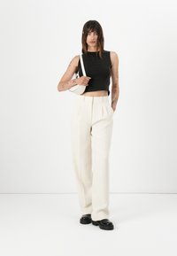 Guess Originals GO OPEN BACK SCRIPT TEE - Top - jet black