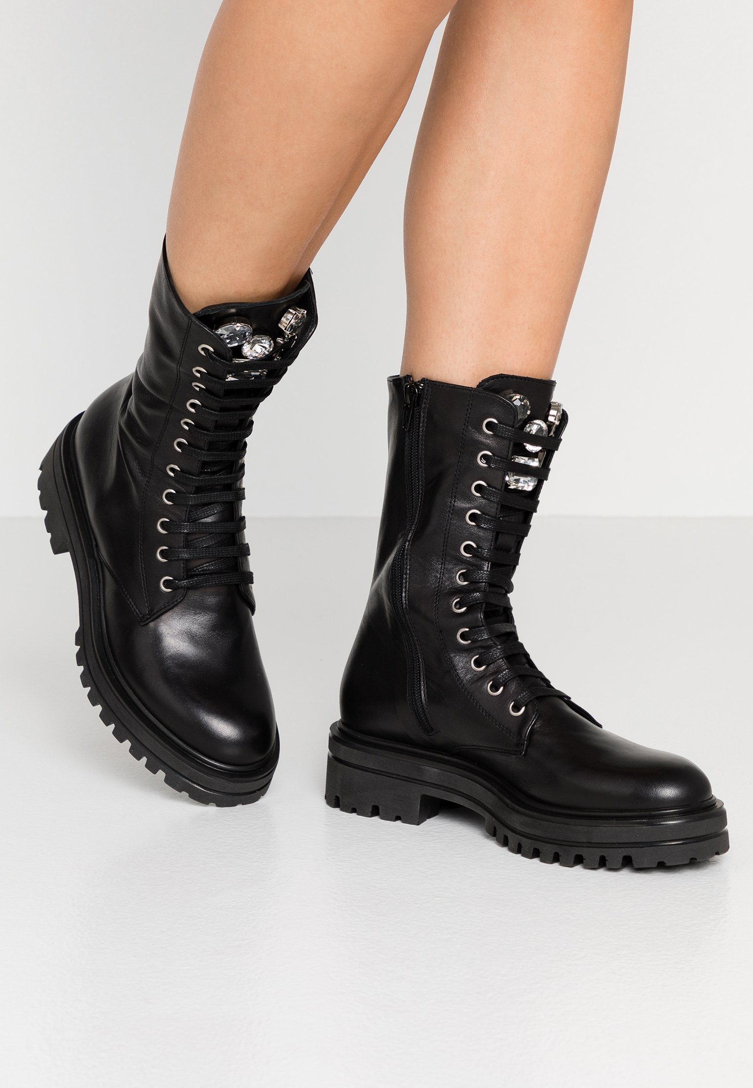boots foulard texto