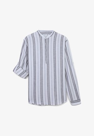 Camicia bianca a maniche lunghe con righe verticali grigie. Presenta un colletto rotondo, un'apertura con bottoni e polsini arrotolati. Tessuto leggero.