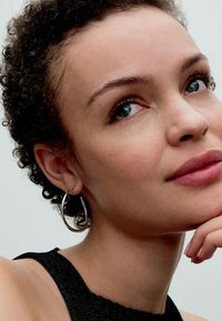 Pandora Náušnice - argentée couleur