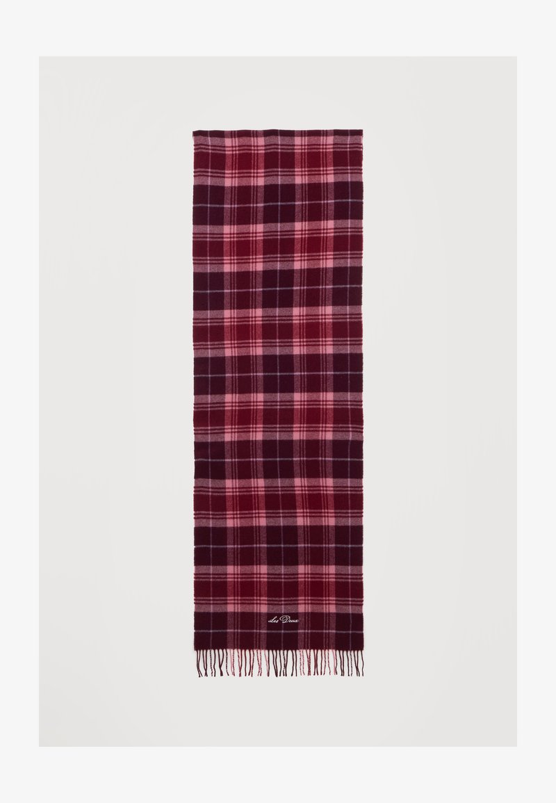 Longue écharpe rectangulaire avec un motif à carreaux rouge, rose et violet foncé et des bords frangés.