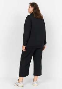 Wasabi Concept WA-SABINA 17 - Donji dijelovi trenirke - black