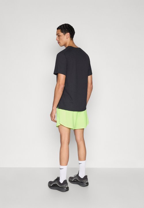 Nike 2-in-1 shorts - lime blast/reflective silver-coloured — photo 3