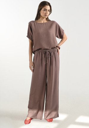 Trousers - brown
