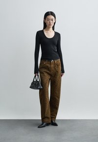 Citizens of Humanity MIRO LONG - Mom Jeans - dark brown