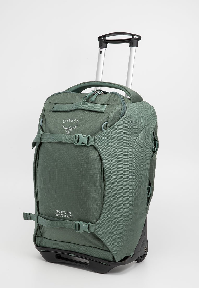 Osprey Sojourn Shuttle 45 Rucksack, olivgrün, strukturiertes Gewebe, ausziehbarer Aluminiumgriff, Räder, vordere Riemen und Logo-Detail.