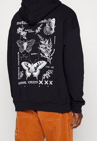YOURTURN Jersey con capucha - black