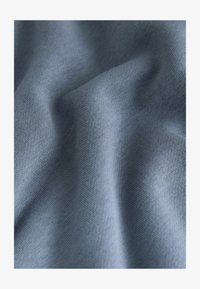 Selezionato, pale blue