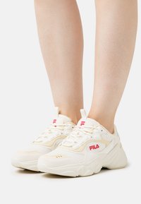 Fila COLLENE - Sapatilhas - marshmallow