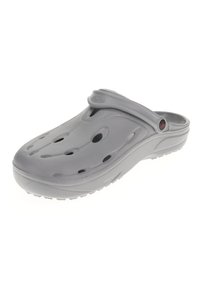 Grau farbiger Clog aus leichtem Material mit Belüftungsöffnungen, geschwungener Form und einem Riemen hinten für einen sicheren Sitz. Die strukturierte Oberfläche verbessert den Grip.