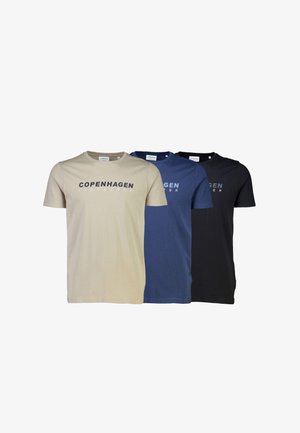 Tres camisetas de manga corta en beige, azul y negro; material de algodón con el texto "COPENHAGEN LINDBERGH" en colores contrastantes.