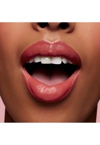 MAC RE-THINK THE PINK AMPLIFIED LIPSTICK - Rossetto - spill the tea