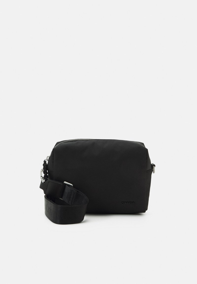Calvin Klein CAMERA BAG Sac bandoulière black/noir ZALANDO.FR