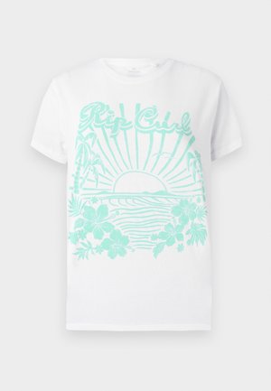 Hvitt kortermet t-skjorte med turkis trykk av en sol som går ned over havbølger, palmer, hibiscus blomster, og "Rip Curl" tekst.