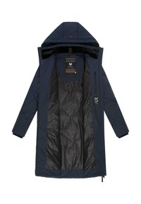 Chaqueta aislante de color azul marino con capucha, que cuenta con una capa exterior acolchada y un forro negro con patrones. Incluye cremallera y bolsillos laterales.
