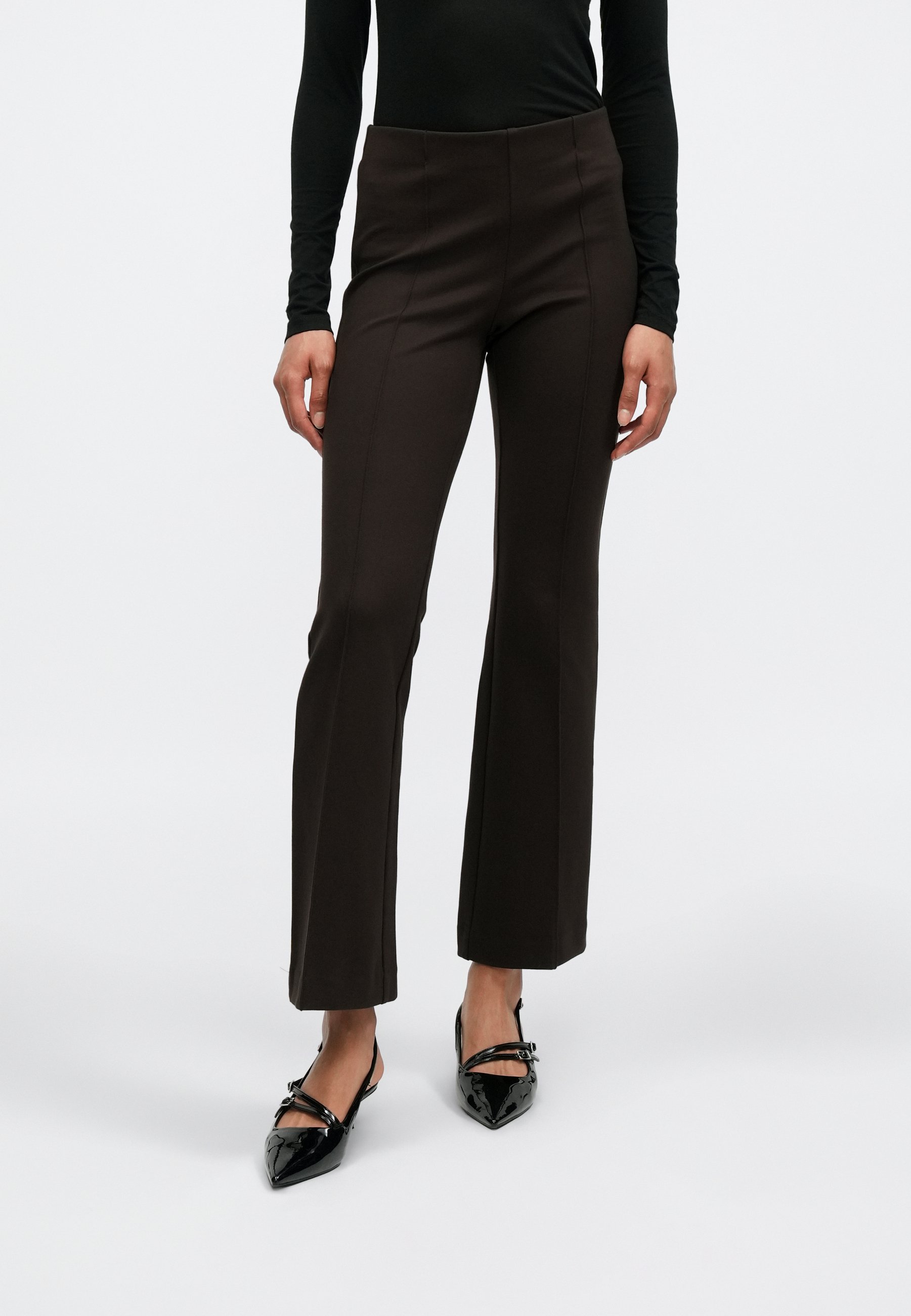 Pantalons Femme Gap | Élégance Moderne & Coupe Parfaite | GAP
