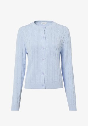 Cardigan en tricot bleu clair avec un motif torsadé texturé, doté d'un col rond, de manches longues et d'une fermeture à boutons sur le devant.