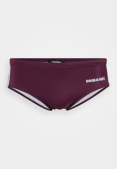 Bordeauxfarbene Herren-Schwimmshorts mit weißem Saum an den Kanten und DSQUARED2-Logo auf der rechten Vorderseite.