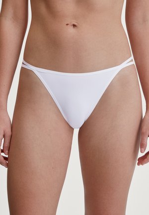 Witte bikini broekjes met een gladde textuur, voorzien van dunne zijkoorden en een minimalistisch, modern ontwerp. Geschikt voor zwemkleding.