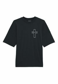 Camiseta de algodón negra con mangas cortas, escote redondo y un gráfico blanco de una cruz con el texto "KARMA KILLS" en el lado izquierdo.
