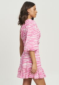 TUSSAH CIARA MINI  - Dnevna obleka - pink zebra