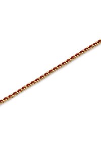 Pulsera de cadena en tono dorado con cuentas de tela roja y acentos redondos lisos en dorado, que presenta un diseño delicado y un patrón uniforme.