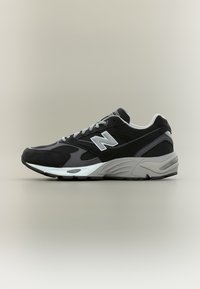 Επιλέχθηκε, black/castlerock