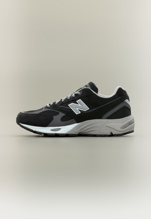 New Balance, U880R UNISEX - Sneakers - black/castlerock