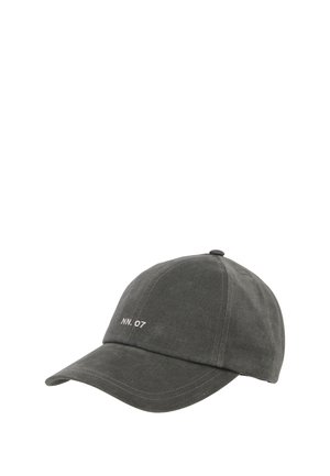 Cappellino da baseball grigio in cotone con visiera curva e testo bianco "NN. 07" ricamato sulla parte centrale anteriore.