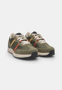 Bata Sneaker low - verde