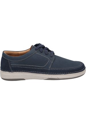 Navyblaue Leder Schnürschuhe mit weißen Kontrastnähten, runder Zehenpartie und strukturiertem Obermaterial. Die Sohle ist beige mit einem grauen Akzent.