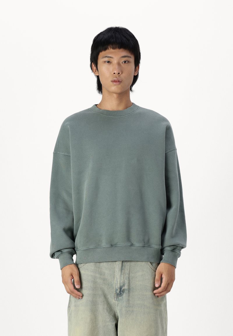 Abercrombie & Fitch ESSENTIAL - Sweatshirt - balsam green
