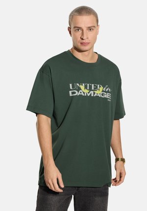 - T-shirt z nadrukiem