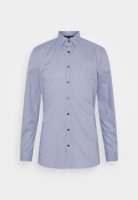 Koszula z długim rękawem w jasnoniebieskim kolorze z geometrycznym wzorem, wykonana z gładkiej tkaniny. Posiada szpiczasty kołnierzyk i ciemnoniebieskie guziki.