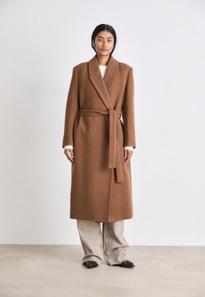 TEXTURED WRAP COAT - Klassinen takki - cacao